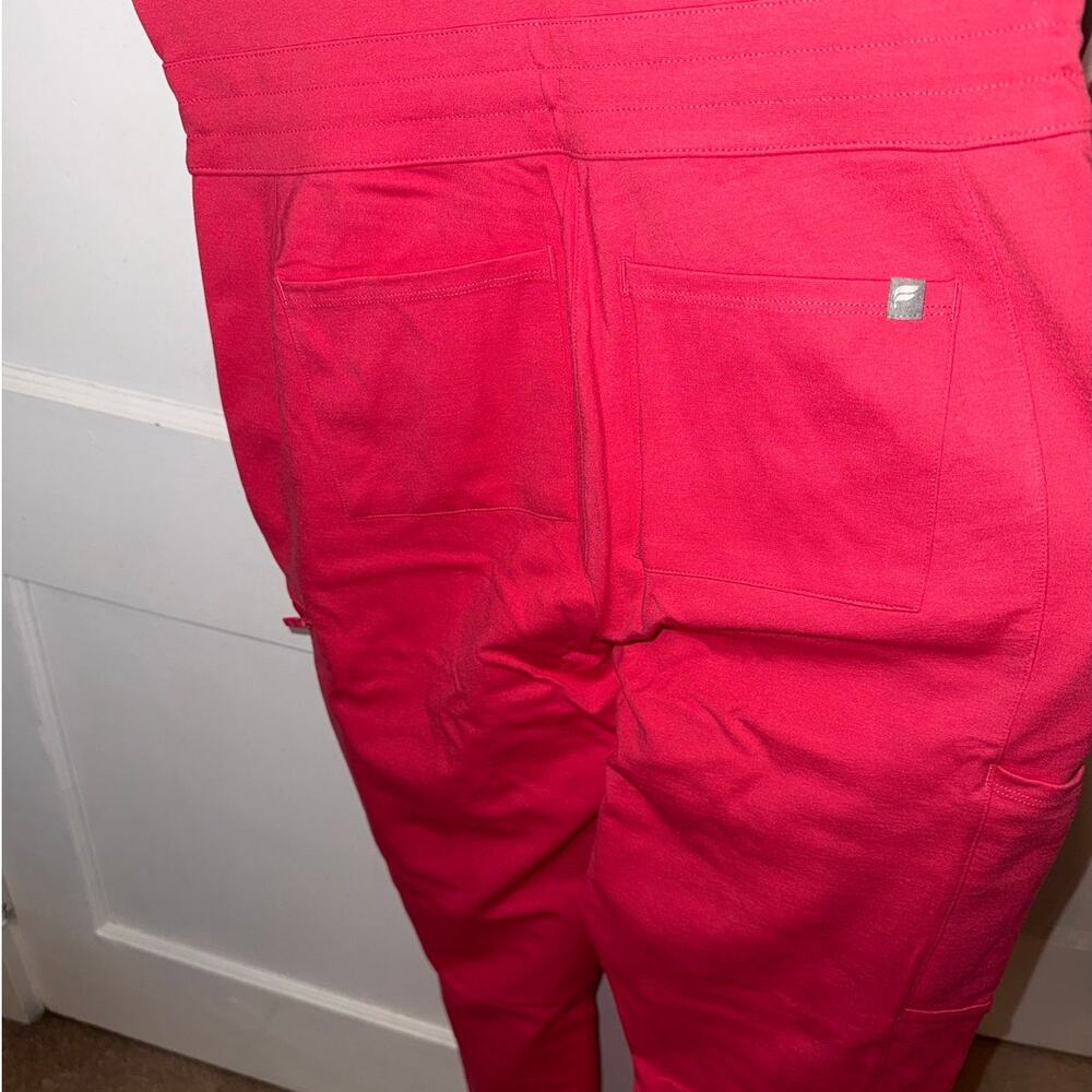 New Fabletics PonteFlex Empower Scrub Jumpsuit Gelato size M - Picture 11 of 12